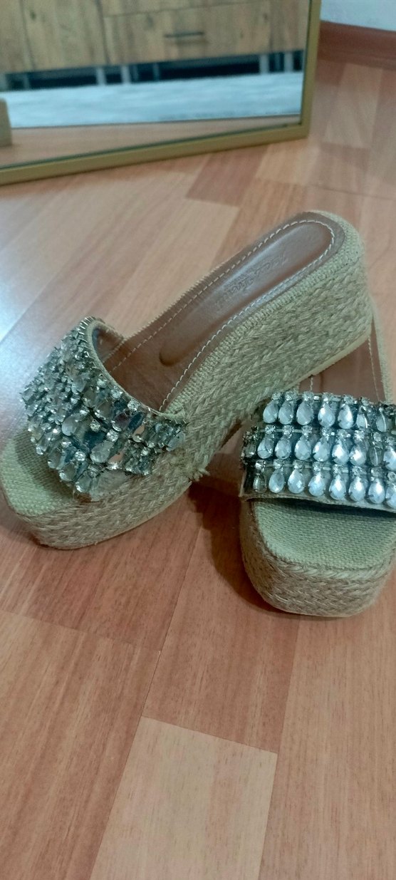 Gri Taşlı Dolgu Topuklu Kadın Terlik - Görsel 4