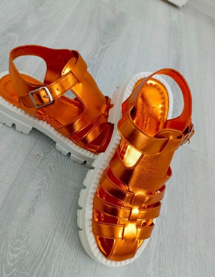 Altın Renk Parlak Platform Topuklu Kadın Sandalet - Görsel 3