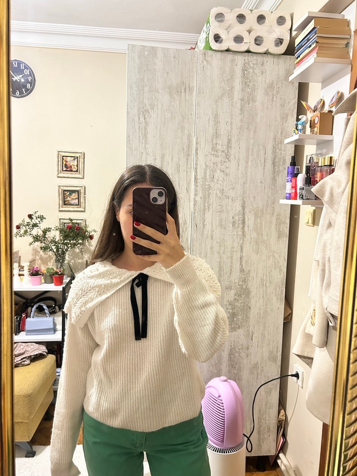 Beyaz Yüksek Yakalı Örgü Kadın Kazak - Görsel 2