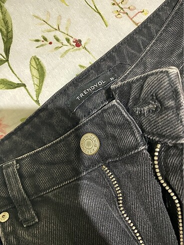 Trendyol & Milla Siyah jean
