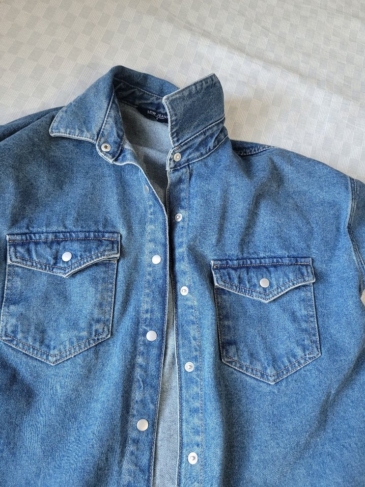 Gri Tonlu Mavi Düğmeli Kadın Denim Ceket - Görsel 3