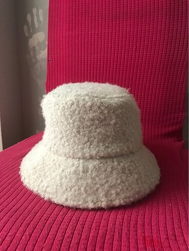 Zara Peluş şapka