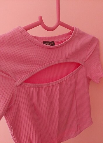 Pencere detaylı pembe crop