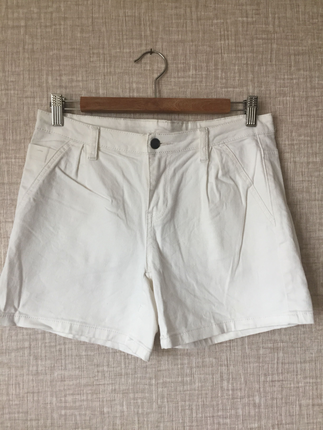 Beyaz denim şort