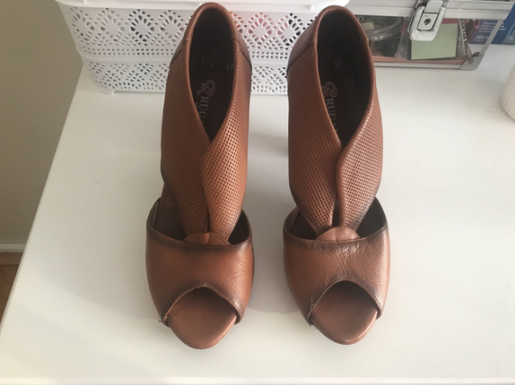 38 Beden Kahverengi hakiki deri kalın topuklu ayakkabı