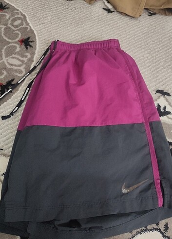 Nike koşu ???? şortu