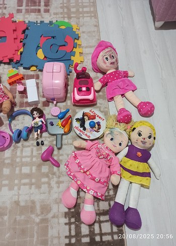 Beden Renkli Pembe Oyuncak Bebek ve Aksesuar Seti