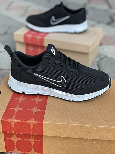 Nike Kadın Spor Ayakkabı