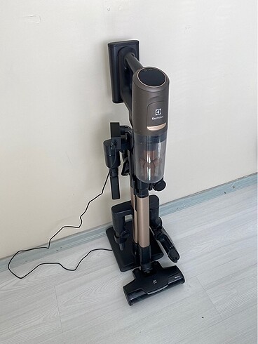 ELECTROLUX DİK SÜPÜRGE