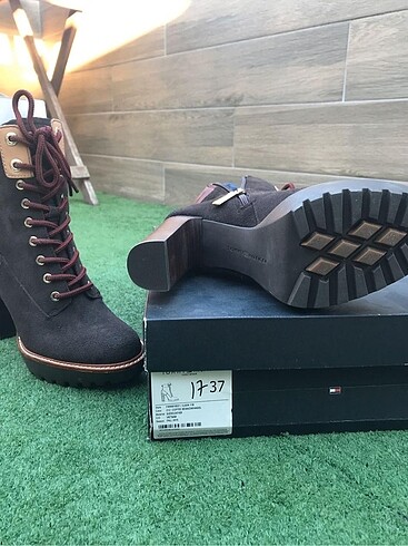 37 Beden Tommy Hilfiger acı kahve bot