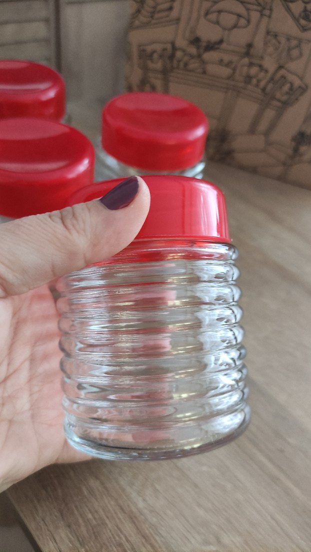 Kırmızı Kapaklı Renkli Cam Saklama Kavanozları - Görsel 4