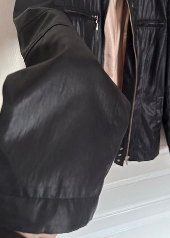 Siyah Deri görünümlü Fermuarlı Kadın Ceket - Görsel 3
