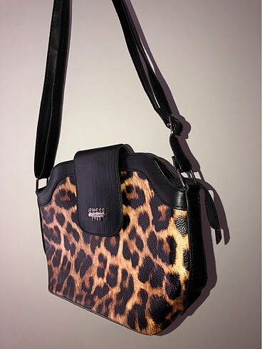 Beden GUESS LEOPAR DESENLİ EL KOL OMUZ ÇANTASI