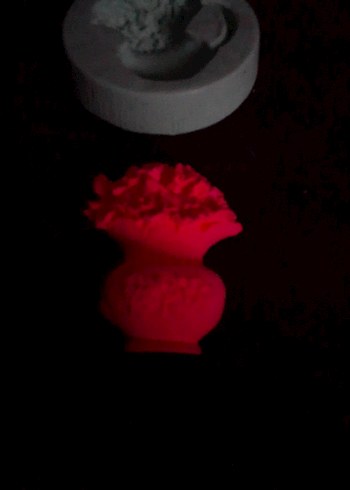 Gri Kalıplı Kırmızı Vazo Mum - Görsel 3