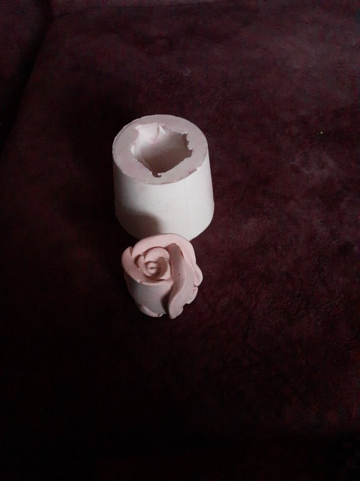 Beyaz Gül Şekilli Mum Kalıbı - Görsel 4