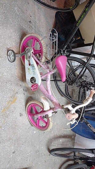 Kız çocuk bisikleti