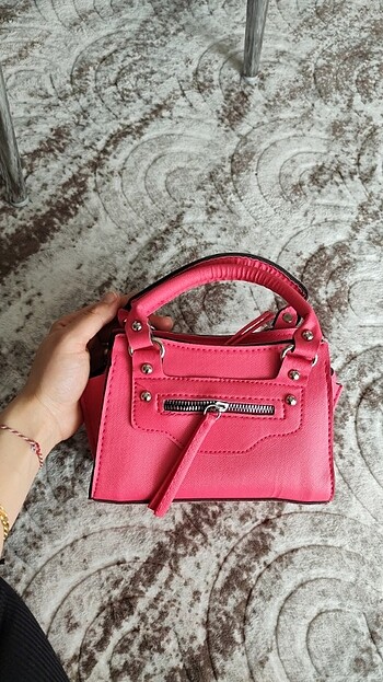 Pembe Çanta