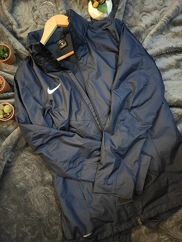 NIKE YAĞMURLUK MONT