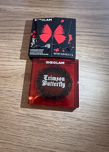 SHEGLAM Trimson Butterfly Kırmızı Göz Farı - Görsel 4