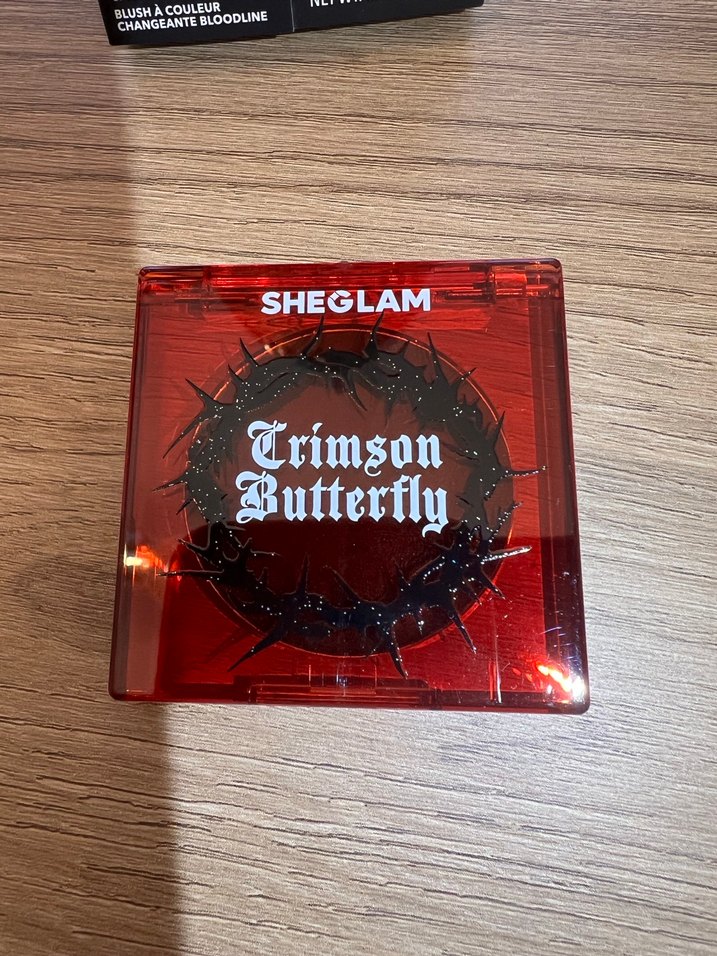 SHEGLAM Trimson Butterfly Kırmızı Göz Farı - Görsel 5