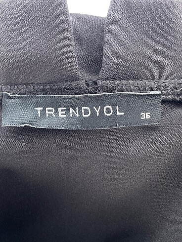 36 Beden siyah Renk Trendyol & Milla Bluz %70 İndirimli.