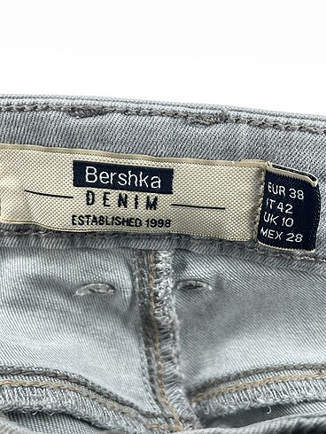 38 Beden gri Renk Bershka Jean / Kot %70 İndirimli.