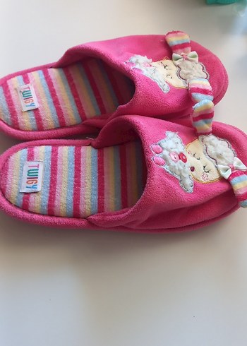 Düğmeli Nakışlı Kız Çocuk Pembe Sıcak Terlik - Görsel 4