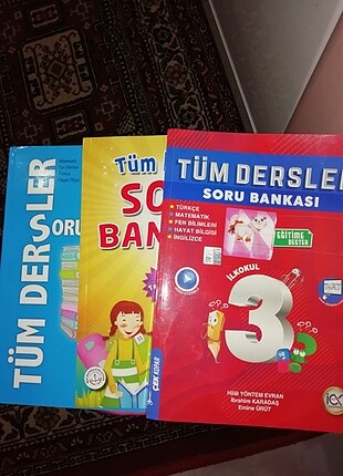 Çözülmemiş test kitapları, okuma anlama
