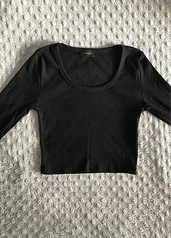 Uzun kollu crop bluz