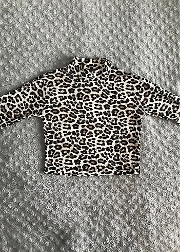 Uzun kollu Dik yaka leopar desenli crop bluz