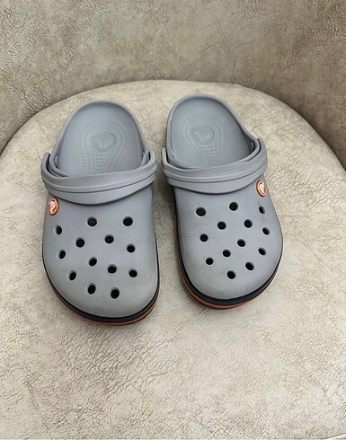 Gri crocs terlik