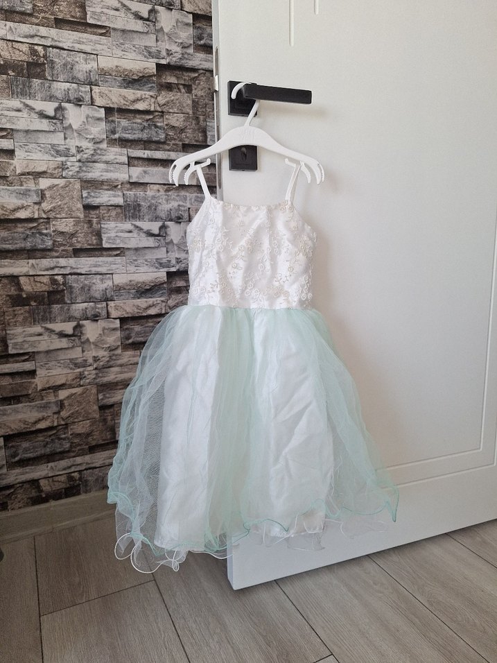 Klasik Dantel İşlemeli Kız Çocuk Elbisesi - Görsel 5