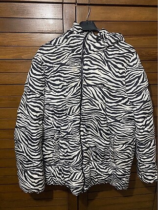 Zebra desenli mont
