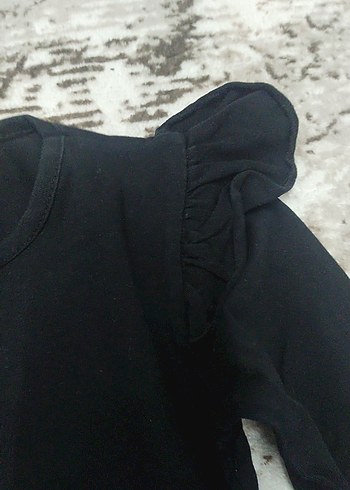 Kız Çocuk Siyah Uzun Kollu Fırfırlı Bluz - Görsel 3