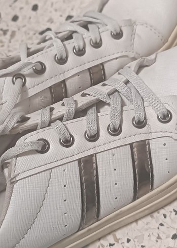 Kinetix Beyaz Bağcıklı Kadın Spor Ayakkabı