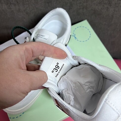 39 Beden Off white ayakkabı