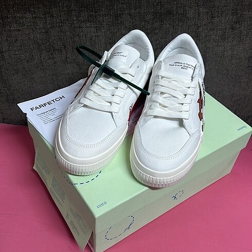 Off white ayakkabı