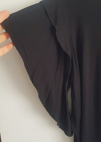 Siyah Fırfırlı Kısa Kollu Bluz - Görsel 3