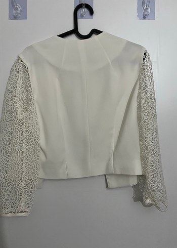 Dantel Detaylı Beyaz Mini Kadın Ceket - Görsel 3