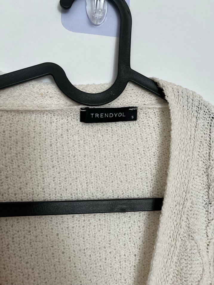 Bej V Yaka Örgü Hırka - Görsel 3