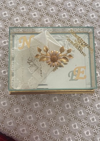 Gelinlik Vintage Dantel ve Altın Detaylı Gelin Aksesuarı söz kutusu mendi