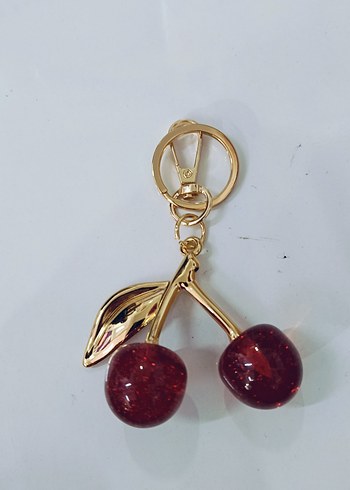 Zincir Detaylı Altın Renk Kiraz Anahtarlık