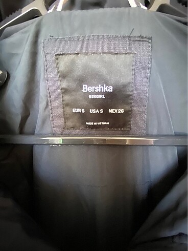 36 Beden Bershka mont