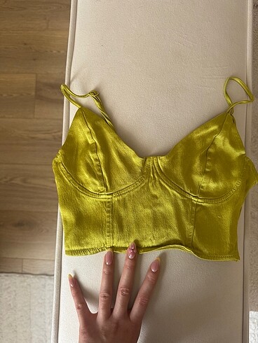Zara saten crop bustiyer