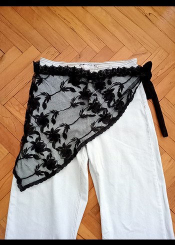 Zara Siklik Ve Zarafet Siyah Cicekli Transparan Kumas Aksesuar