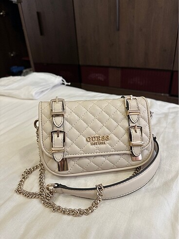Guess Guess marka çapraz çanta krem rengi