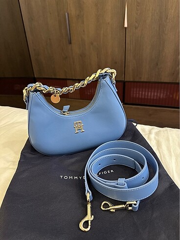 Tommy hilfiger marka hem el hemde çapraz kullanıma uygun çanta