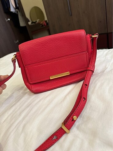  Beden kırmızı Renk Marc jacobs marka çapraz çanta