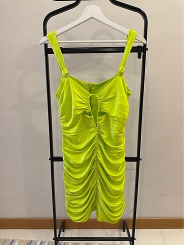Zara gece elbisesi neon