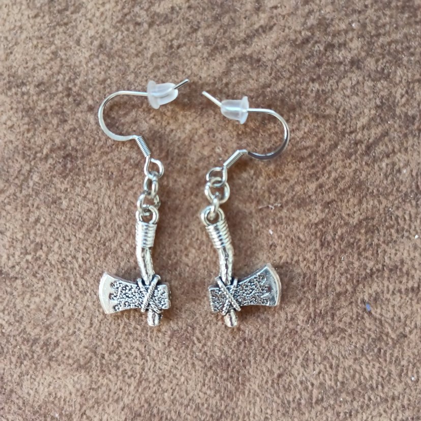 Baltalı gotik punk gümüş kaplama küpe - Görsel 2